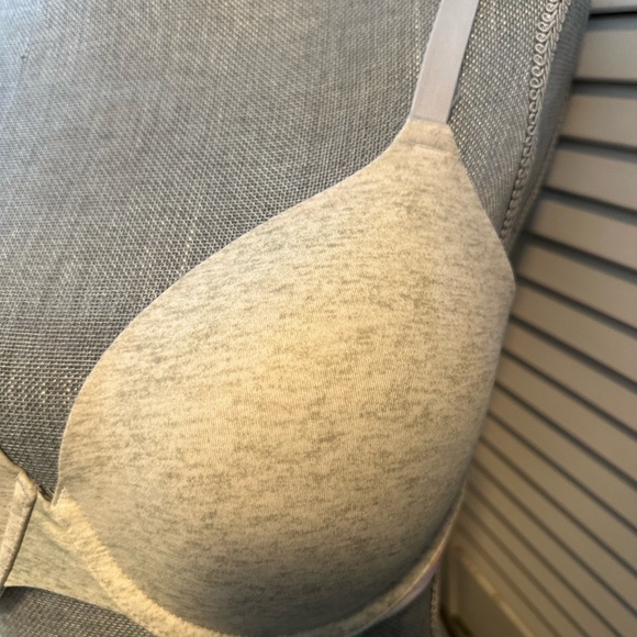 ⭐️ 3 for $20.00 SALE VS Pink bra - Picture 3 of 11